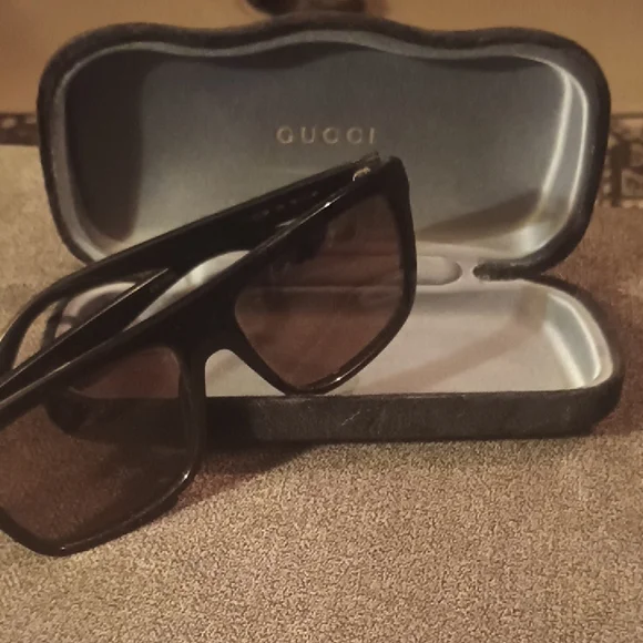 Gucci | Accessories | Gucci Black Designer Sunglasses With  display picture 2